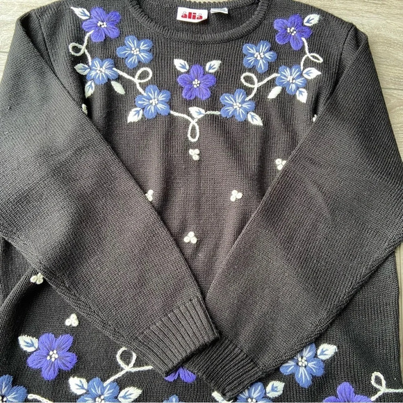 Vintage Alia Floral Embroidery Grandmacore  Sweater - Picture 9 of 16
